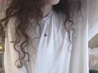 skibidiyepyepyep 18 y. o. teenage cam girl plays with her ass hole
