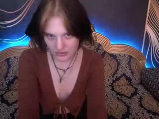 annacandie 19 y. o. cam babe fucks her wet pussy with a ohmibod on camera