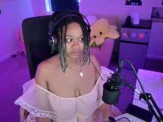 faeryaisha 99 y. o. ebony cam girl can't stop moaning from delight online