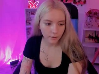 aurorawrenfield 20 y. o. young cute