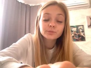 lovelladeboer 18 y. o. petite ass