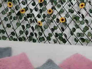kylie_moo 23 y. o. curvy cum show