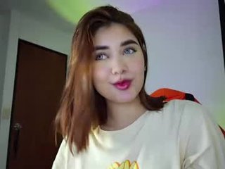 lilith_cruzz 19 y. o. cute teen cam babe loves XXX cam action with her perfect ass