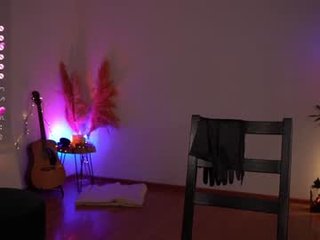 natalia_exotic 22 y. o. nude deutsch cam girl anoint themselves with oil