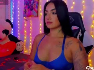 scarlett_luv 18 y. o. cam girl likes using hot adult toys live on XXX cam