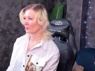 julie_lucasss 0 y. o. nude cam babe her ass drilled