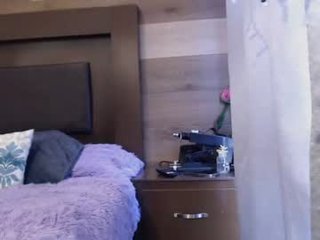 loveuniverse8 99 y. o. cam babe take turns fucking each other with a toy on camera