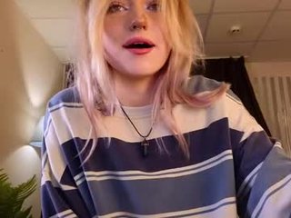 just_mia_ 18 y. o. 