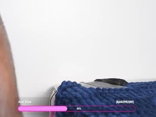 liafunsized_18 18 y. o. teen cam girl plays with her tight pussy