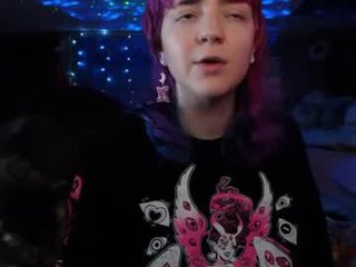 nerdy_squirty 25 y. o. her shaved pussy is begging for a deep penetration in private sex chat