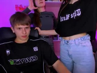 pure_radiance 19 y. o. teenage cam girl plays with her ass hole