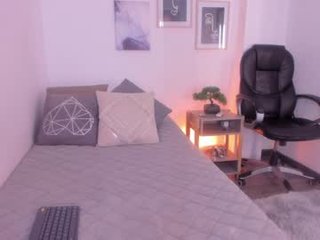 camila_adams 19 y. o. curvy dildo