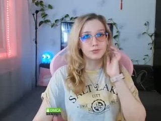 magicstylex 18 y. o. teen cam babe masturbates for the camera online