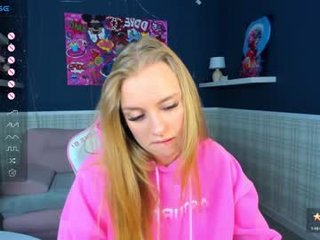 barbie_lis 18 y. o. petite cum show