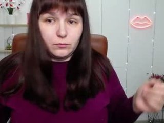 aliceinks 20 y. o. cam girl enjoys when her hairy pussy is wet on camera