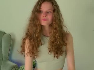 mila_stain 18 y. o. 