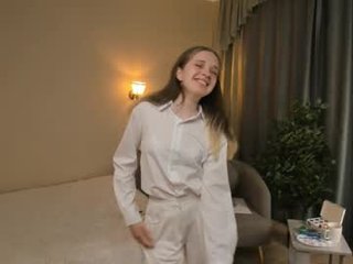 cathryndewell 18 y. o. 