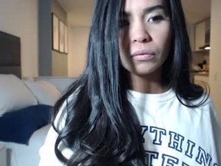 jenny_roberts96 21 y. o. nude cam girl rubs her shaved pussy to taste her own love juices on camera