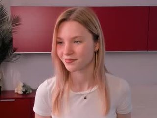 cristasires 18 y. o. close-up blonde