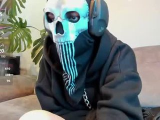 cos_operator 25 y. o. 