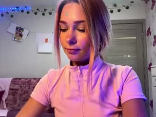 kikixie 18 y. o.