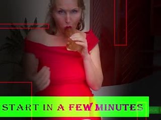 enjoymomentsunshine 49 y. o. mature cam girl takes off her clothes and takes out her favorite sex toys online