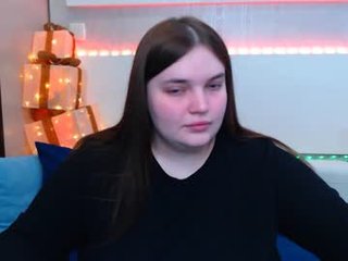 emma_dorn 20 y. o. teen cam babe spread her legs to get her holes good fucked online