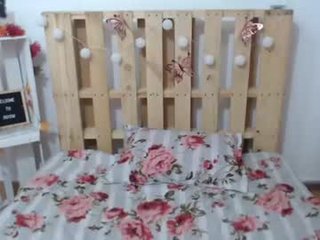 silvanaroberts_ 19 y. o. latina cam babe wants to rub pussy until it is wet