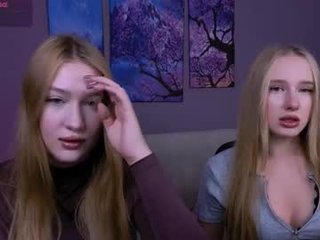 effysosweet 19 y. o. blonde teen cam babe plays with her tight asshole