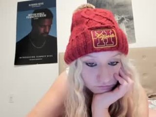 goldiethelight 28 y. o. nasty cam babe welcomes huge dick to her asshole