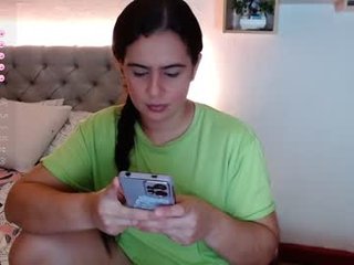 mia_danielsx 27 y. o. cam girl fucks her shaved pussy with a ohmibod online