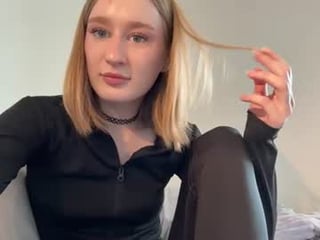 trinhteitsworth 18 y. o. 