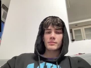 sweetieskitties 21 y. o. cute teen cam babe loves XXX cam action with her perfect ass