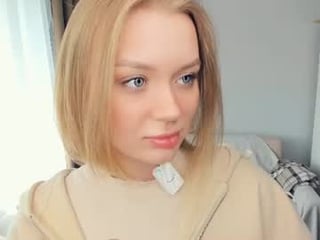 eleanoracatani 18 y. o. 