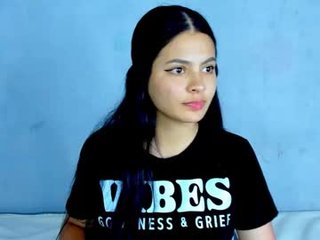 amanda_lorense 21 y. o. latina cam babehot like when squirting juice is pouring out from her tight pussy online