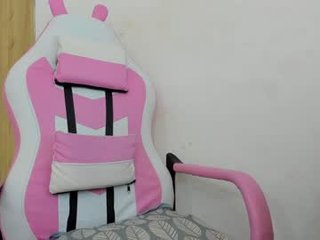 cristel_bloss1 20 y. o. ebony cam babe already knows how to cum and how to squirt