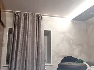 vaniaafzal 18 y. o. redhead cam babe enjoys great live sex for more experience
