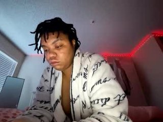 laylarose6 24 y. o. this juicy cam babe with hot ass learns how to squirt online