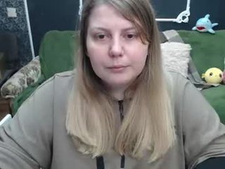 josiesun771 24 y. o. curvy smoke