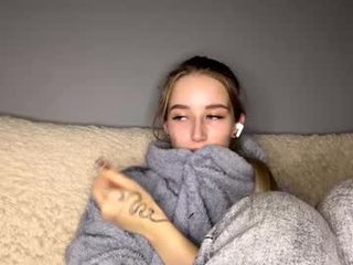 ameliaduraku 18 y. o. 