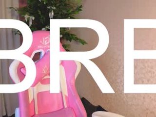 leslie_wholsh 19 y. o. cam girl with big tits enjoys getting her wet pussy fucked