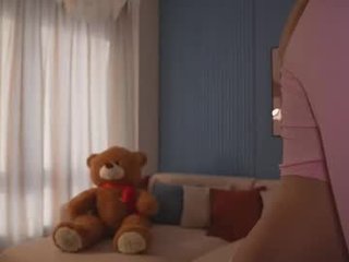 pixiemyst 19 y. o. teenage cam girl plays with her ass hole