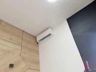 sami_gomez 19 y. o. blonde teen cam babe plays with her tight asshole