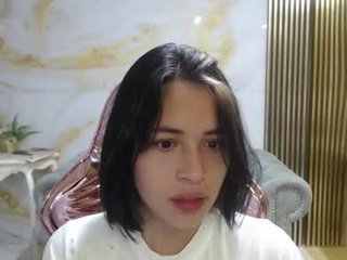 bonnie_1s 22 y. o. latina cam babe wants to rub pussy until it is wet