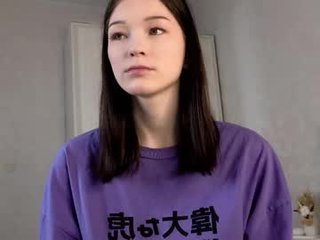 elliengelkes 18 y. o. teen cam girl plays with her tight pussy