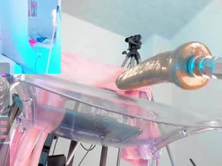 raven_blackk 19 y. o. teen cam babe wants to be fucked online as hard as possible