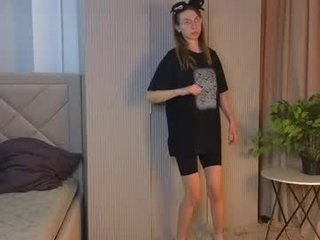 clarindakluse 18 y. o. young cute