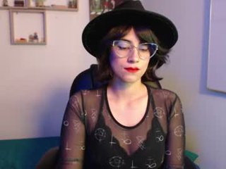 susana_w 23 y. o. young hairy pussy