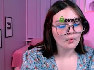 jools_king 19 y. o. teen cam babe wants to be fucked online as hard as possible