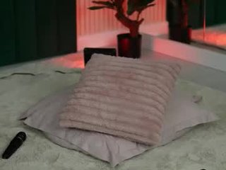 irisnightshade 30 y. o. big tits nude cam babe enjoys hard fucking